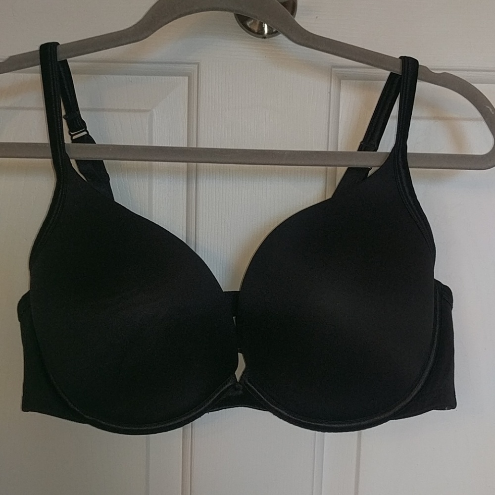 Black padded bra